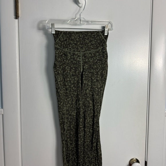 Lululemon Base Pace High-Rise Tight 25" Intertwined Camo Medium Olive Multi 2 - Picture 3 of 11
